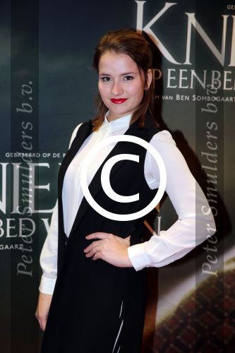 Amsterdam 22 februari 2016
Premiere Knielen op een Bed Violen in Tuschinski , Noortje Herlaar en partner Barry Atsma spelen de hoofdrol. Stijn Franken en Barbara Sloesen