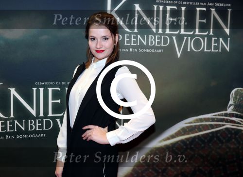 Amsterdam 22 februari 2016
Premiere Knielen op een Bed Violen in Tuschinski , Noortje Herlaar en partner Barry Atsma spelen de hoofdrol. Stijn Franken en Barbara Sloesen