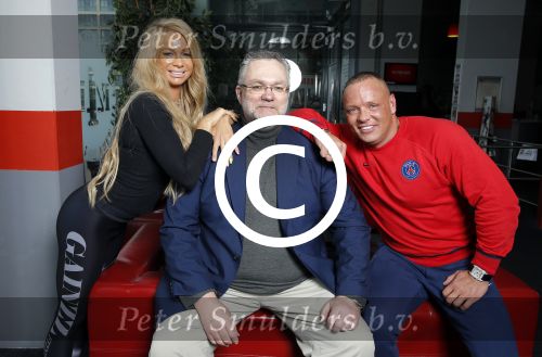 Den Haag 12 februari 2016
Samantha ( Barbie) en haar man Michael v d Plas met hun manager Jake Hampel zijn vrouw en hun PT