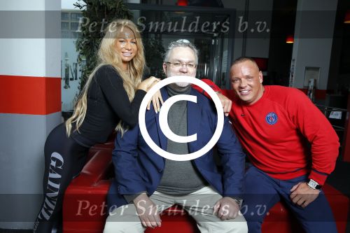 Den Haag 12 februari 2016
Samantha ( Barbie) en haar man Michael v d Plas met hun manager Jake Hampel zijn vrouw en hun PT
