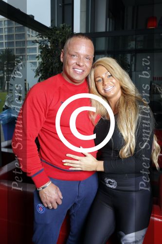 Den Haag 12 februari 2016
Samantha ( Barbie) en haar man Michael v d Plas met hun manager Jake Hampel zijn vrouw en hun PT