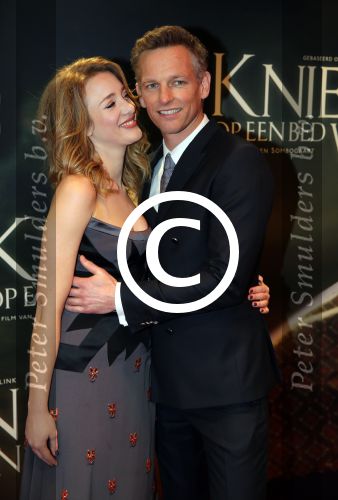 Amsterdam 22 februari 2016
Premiere Knielen op een Bed Violen in Tuschinski , Noortje Herlaar en partner Barry Atsma spelen de hoofdrol.