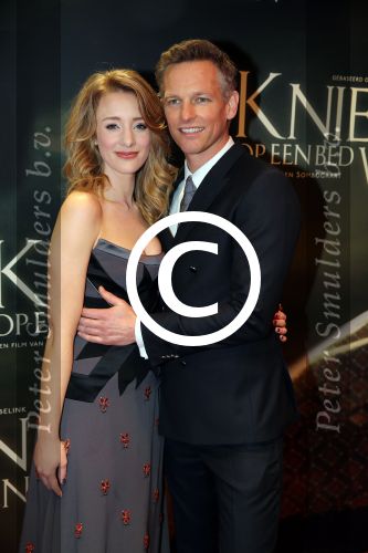 Amsterdam 22 februari 2016
Premiere Knielen op een Bed Violen in Tuschinski , Noortje Herlaar en partner Barry Atsma spelen de hoofdrol.