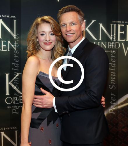 Amsterdam 22 februari 2016
Premiere Knielen op een Bed Violen in Tuschinski , Noortje Herlaar en partner Barry Atsma spelen de hoofdrol.