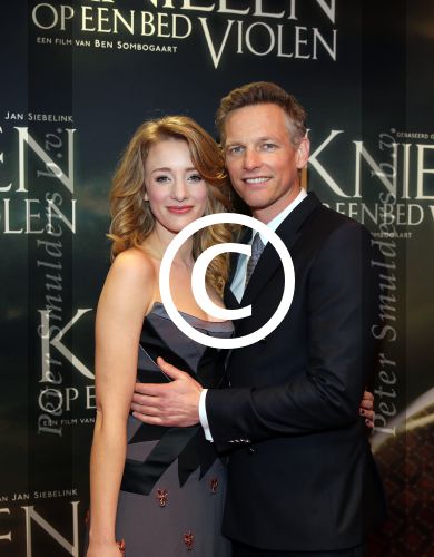 Amsterdam 22 februari 2016
Premiere Knielen op een Bed Violen in Tuschinski , Noortje Herlaar en partner Barry Atsma spelen de hoofdrol.