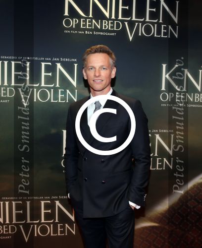 Amsterdam 22 februari 2016
Premiere Knielen op een Bed Violen in Tuschinski , Noortje Herlaar en partner Barry Atsma spelen de hoofdrol.