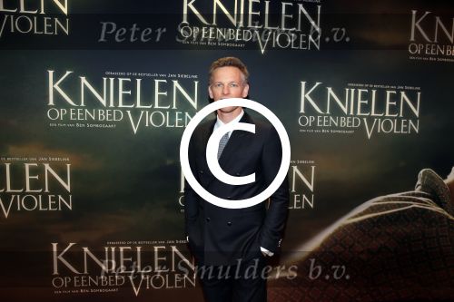 Amsterdam 22 februari 2016
Premiere Knielen op een Bed Violen in Tuschinski , Noortje Herlaar en partner Barry Atsma spelen de hoofdrol.