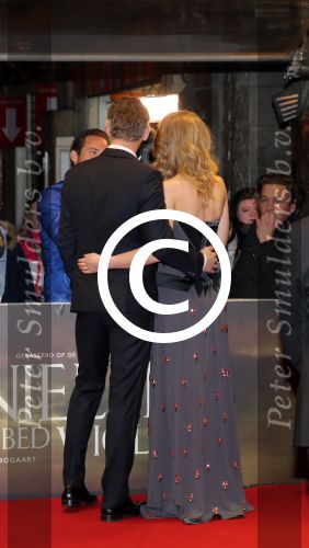 Amsterdam 22 februari 2016
Premiere Knielen op een Bed Violen in Tuschinski , Noortje Herlaar en partner Barry Atsma spelen de hoofdrol.
