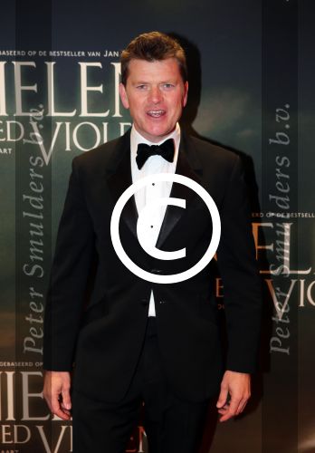 Amsterdam 22 februari 2016
Premiere Knielen op een Bed Violen in Tuschinski , Noortje Herlaar en partner Barry Atsma spelen de hoofdrol. Beau v Erven Dorens