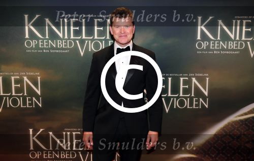 Amsterdam 22 februari 2016
Premiere Knielen op een Bed Violen in Tuschinski , Noortje Herlaar en partner Barry Atsma spelen de hoofdrol. Beau v Erven Dorens
