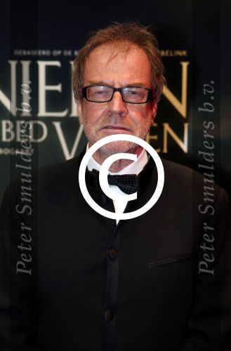 Amsterdam 22 februari 2016
Premiere Knielen op een Bed Violen in Tuschinski , Noortje Herlaar en partner Barry Atsma spelen de hoofdrol.  Ben Sombogaart