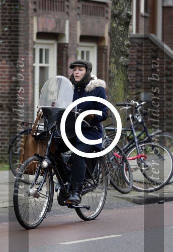 Amsterdam 13 februari 2016 
Caro Emerald op de fiets.