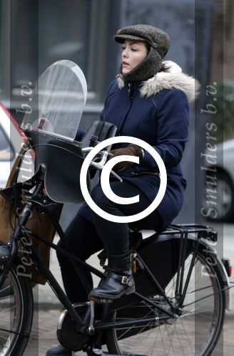 Amsterdam 13 februari 2016 
Caro Emerald op de fiets.