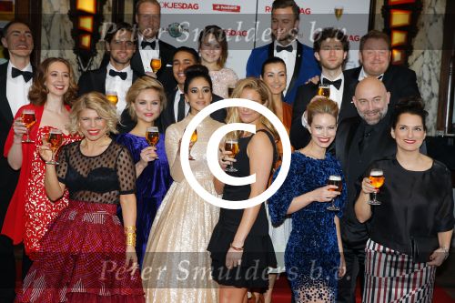 Amsterdam 7 maart 2016
Premiere Rokjesdag in Tuschinski met Regisseur Johan Nijenhuis, scenarioschrijver Evelien Hagebeek, Lieke van Lexmond, Birgit Schuurman, Toprak YalÃ§iner, Ferdi Stofmeel, Anne-Marie Jung, Martijn Fischer, Esmee van Kampen, Melissa Drost, David Lucieer, Carly Wijs, Hassan Salah Slaby, Manuel Broekman, Jim Bakkum, Barbara Sloesen, Stijn Fransen, Loek Peters.