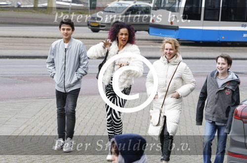 Amsterdam 13 februari 2016 
Premiere Zootropolis in het tropenmuseum.
Chimene van Oosterhout en zoon Lyam Last