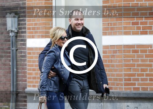 Amsterdam 12 februari 2016 
Connie Breukhoven met verloofde Eugene v Dun op straat