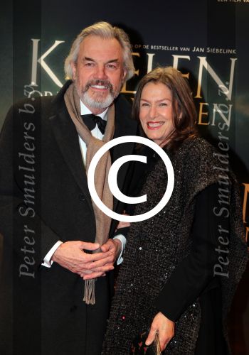 Amsterdam 22 februari 2016
Premiere Knielen op een Bed Violen in Tuschinski , Noortje Herlaar en partner Barry Atsma spelen de hoofdrol. Derek de Lint en partner Dorith Jesserun