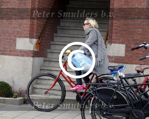 Amsterdam 15 februari 2016
Eva Jinek op straat in Amsterdam zuid.