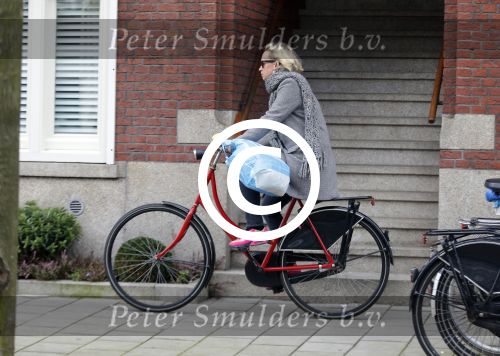 Amsterdam 15 februari 2016
Eva Jinek op straat in Amsterdam zuid.