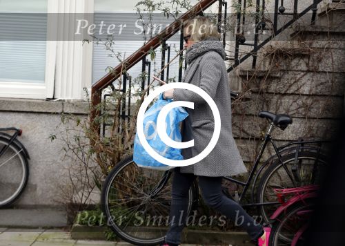 Amsterdam 15 februari 2016
Eva Jinek op straat in Amsterdam zuid.
