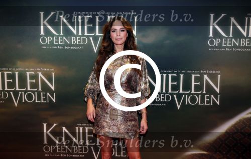 Amsterdam 22 februari 2016
Premiere Knielen op een Bed Violen in Tuschinski , Noortje Herlaar en partner Barry Atsma spelen de hoofdrol.  Evelyn Struik