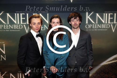 Amsterdam 22 februari 2016
Premiere Knielen op een Bed Violen in Tuschinski , Noortje Herlaar en partner Barry Atsma spelen de hoofdrol. Nils Verkooijen, Gaite Jansen, Willem Voogd