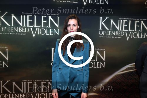 Amsterdam 22 februari 2016
Premiere Knielen op een Bed Violen in Tuschinski , Noortje Herlaar en partner Barry Atsma spelen de hoofdrol. Nils Verkooijen, Gaite Jansen, Willem Voogd