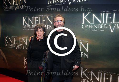 Amsterdam 22 februari 2016
Premiere Knielen op een Bed Violen in Tuschinski , Noortje Herlaar en partner Barry Atsma spelen de hoofdrol. Hanneke Groenteman en Marcel Mutsears