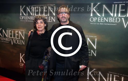 Amsterdam 22 februari 2016
Premiere Knielen op een Bed Violen in Tuschinski , Noortje Herlaar en partner Barry Atsma spelen de hoofdrol. Hanneke Groenteman en Marcel Mutsears