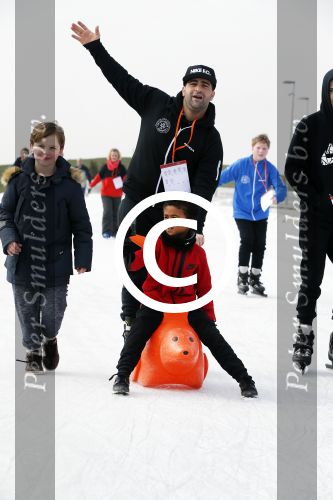 Biddinghuizen 6 maart 2016
De hollandse 100 georganiseerd door prins Bernhard jr . 10 km schaatsen en 90km fietsen .
De opbrengst gaat naar het onderzoek tegen lymphe klier kanker. Hanni Hanna met Rossana Kluivert en Shane