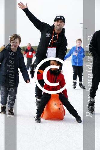 Biddinghuizen 6 maart 2016
De hollandse 100 georganiseerd door prins Bernhard jr . 10 km schaatsen en 90km fietsen .
De opbrengst gaat naar het onderzoek tegen lymphe klier kanker. Hanni Hanna met Rossana Kluivert en Shane
