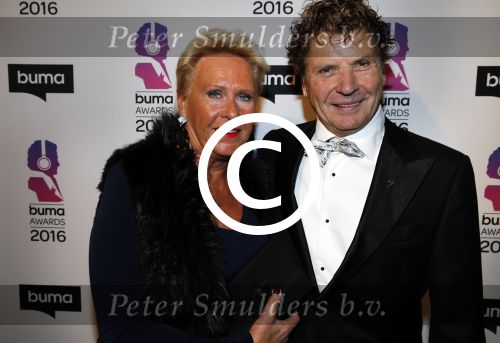 Hilversum 15 februari 2016
Buma awards in studio 21 op het mediapark. Hans v Hemert met vriendin