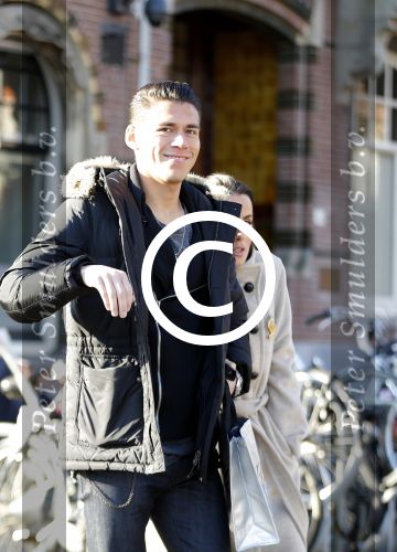 Amsterdam 17 februari 2016
Hector Moreno (psv speler) met zijn vrouw op de pc hooftstraat