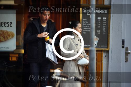 Amsterdam 17 februari 2016
Hector Moreno (psv speler) met zijn vrouw op de pc hooftstraat