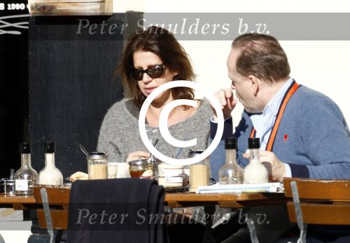Amsterdam 17 februari 2016 
Isa Hoes en Marc Marie Huybregts op terras