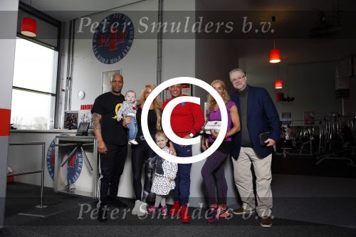 Den Haag 12 februari 2016
Samantha ( Barbie) en haar man Michael v d Plas met hun manager Jake Hampel zijn vrouw en hun PT