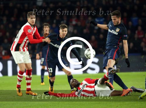 Eindhoven, 24 Februari 2016
1/8 Finale PSV-Atletico Madrid, eindstand 0-0
Jetro Willems in duel met Antoine Griezmann Marco v Ginkel