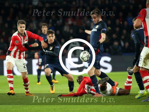 Eindhoven, 24 Februari 2016
1/8 Finale PSV-Atletico Madrid, eindstand 0-0
Jetro Willems in duel met Antoine Griezmann Marco v Ginkel