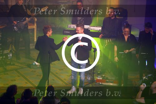 Amsterdam 10 maart 2016 
Concert en cd presenattie van Andre Hazes jr in de duif. Johnny de Mol reikt de eerste cd uit.