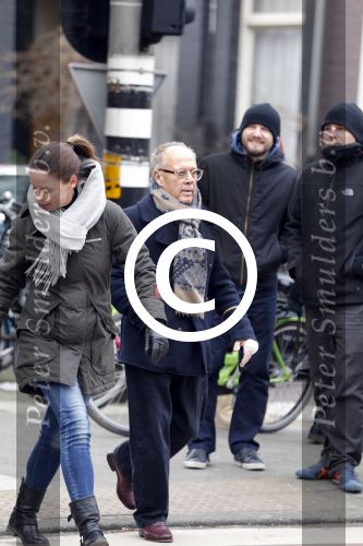 Amsterdam 13 februari 2016 
Joop Braakhekke doet boodschappen op de pc hooftstraat.