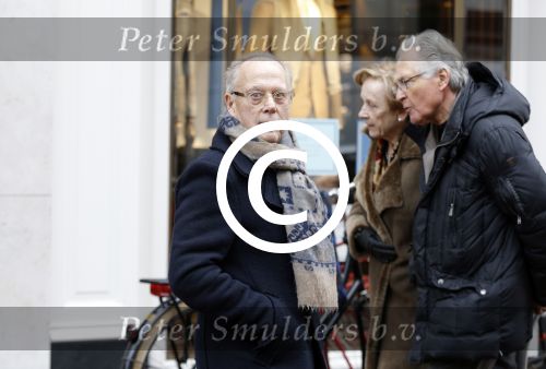 Amsterdam 13 februari 2016 
Joop Braakhekke doet boodschappen op de pc hooftstraat.