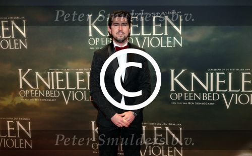 Amsterdam 22 februari 2016
Premiere Knielen op een Bed Violen in Tuschinski , Noortje Herlaar en partner Barry Atsma spelen de hoofdrol. Lennart Timmerman