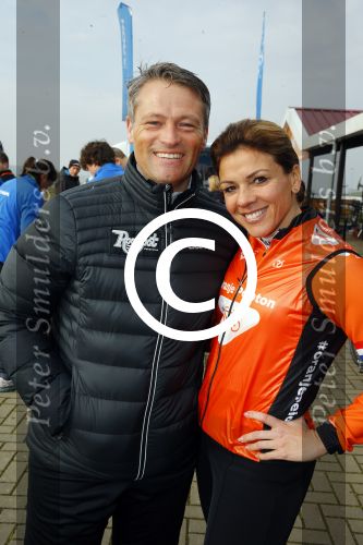 Biddinghuizen 6 maart 2016
De hollandse 100 georganiseerd door prins Bernhard jr . 10 km schaatsen en 90km fietsen .
De opbrengst gaat naar het onderzoek tegen lymphe klier kanker. Michael Zijlaard met Leontien v Moorsel