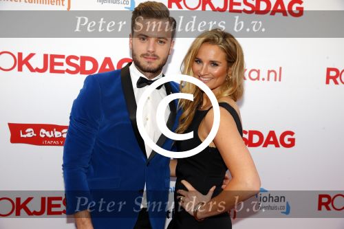 Amsterdam 7 maart 2016
Premiere Rokjesdag in Tuschinski met Regisseur Johan Nijenhuis, scenarioschrijver Evelien Hagebeek, Lieke van Lexmond, Birgit Schuurman, Toprak YalÃ§iner, Ferdi Stofmeel, Anne-Marie Jung, Martijn Fischer, Esmee van Kampen, Melissa Drost, David Lucieer, Carly Wijs, Hassan Salah Slaby, Manuel Broekman, Jim Bakkum, Barbara Sloesen, Stijn Fransen, Loek Peters.