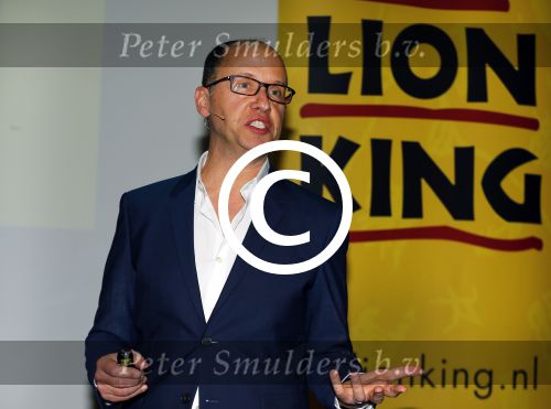 Amsterdam 16 februari 2016 
Presentatie van de Lion king in het stedelijk museum door Albert Verlinde en irene Moors.