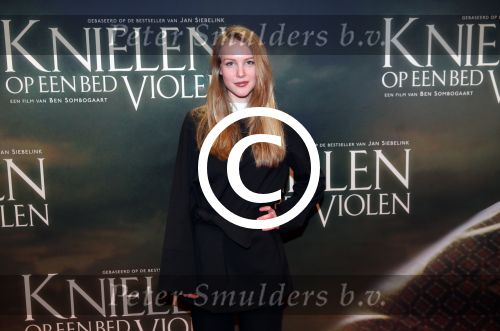 Amsterdam 22 februari 2016
Premiere Knielen op een Bed Violen in Tuschinski , Noortje Herlaar en partner Barry Atsma spelen de hoofdrol. Lisa Smit