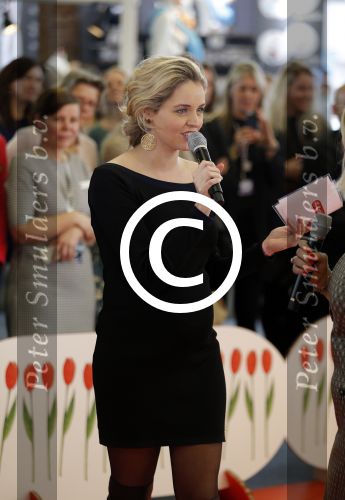 Amsterdam 24 februari 2016 
Liza Sips opent zwanger de negen maandenbeurs in de RAI.