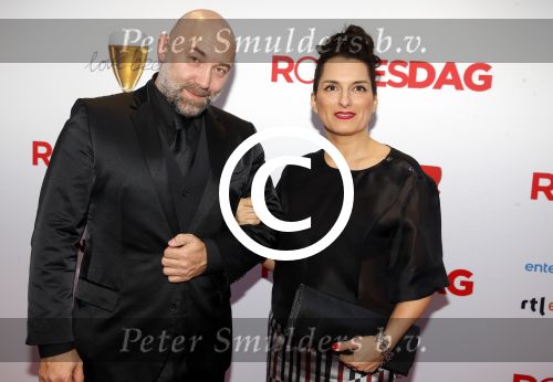 Amsterdam 7 maart 2016
Premiere Rokjesdag in Tuschinski met Regisseur Johan Nijenhuis, scenarioschrijver Evelien Hagebeek, Lieke van Lexmond, Birgit Schuurman, Toprak YalÃ§iner, Ferdi Stofmeel, Anne-Marie Jung, Martijn Fischer, Esmee van Kampen, Melissa Drost, David Lucieer, Carly Wijs, Hassan Salah Slaby, Manuel Broekman, Jim Bakkum, Barbara Sloesen, Stijn Fransen, Loek Peters.