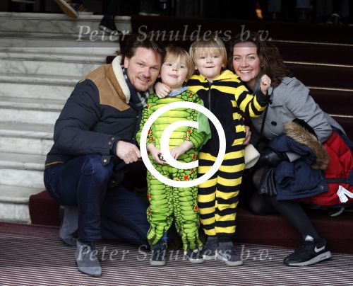 Amsterdam 13 februari 2016 
Premiere Zootropolis in het tropenmuseum.
Luc Peters met gezin