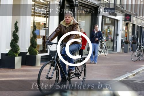 Amsterdam 16 februari 2016 
Maarten Spanjer op zijn fiets in de pc hooftstraat